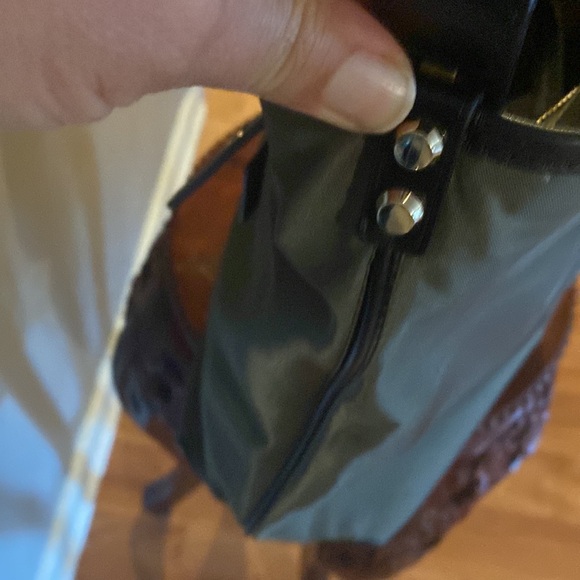 Authentic Michael Kors Leila Olive Green Large Nylon Tote Bag - Picture 12 of 16